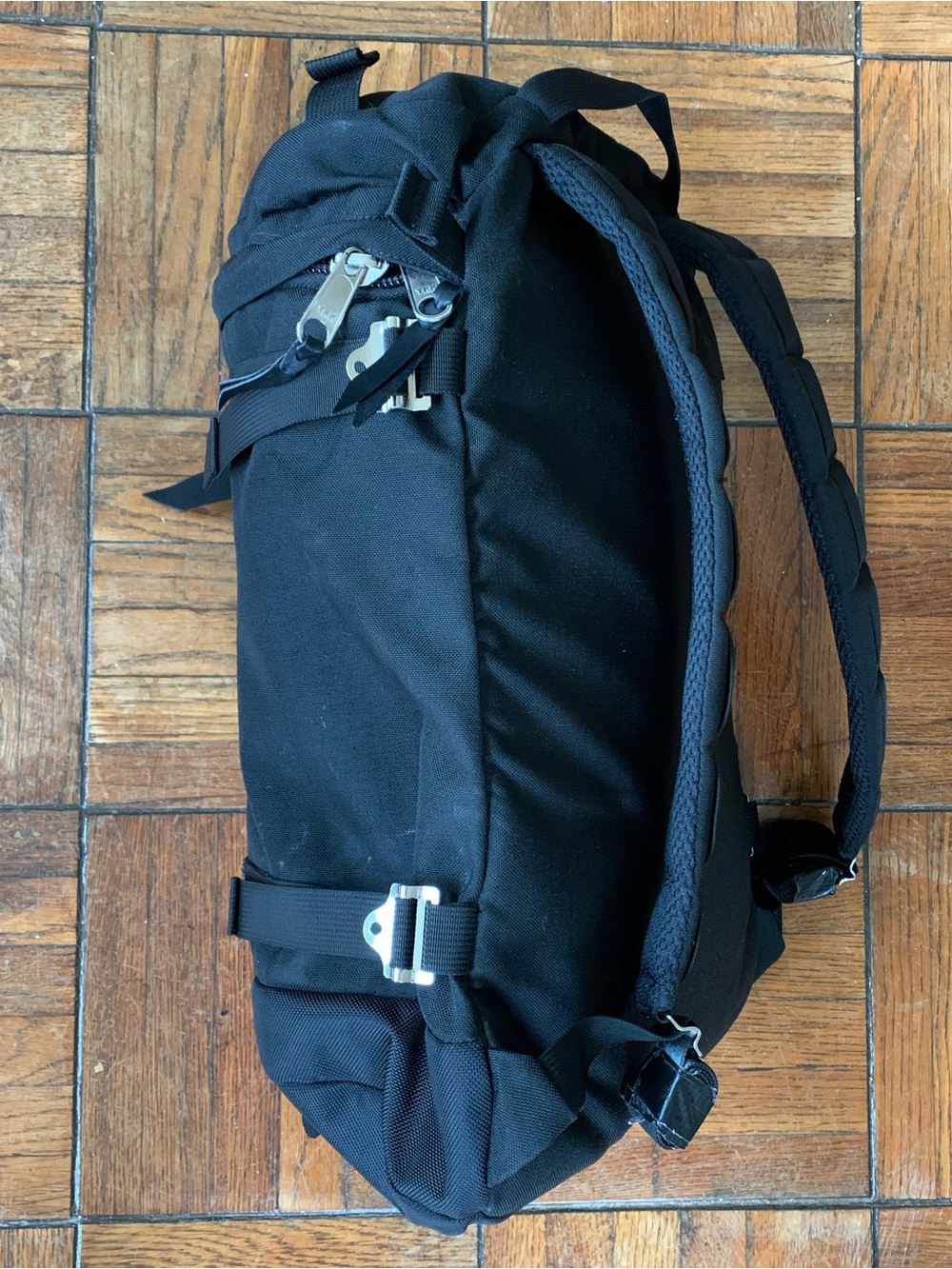 Mystery Ranch Kletterwerks Flip MR100916 23 Liter Ruck Backpack USA Made - Picture 2 of 9
